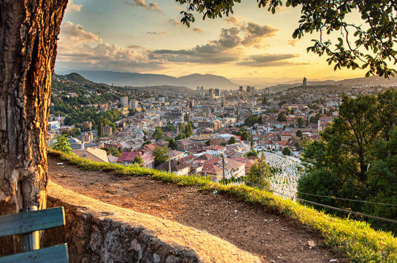 Blick auf den Sonnenuntergang von Sarajevo, Bosnien