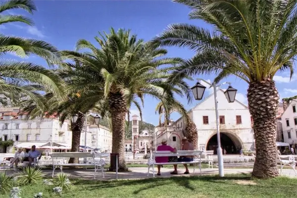 Arsenal und Hvar-Theater im rechten Hintergrund.