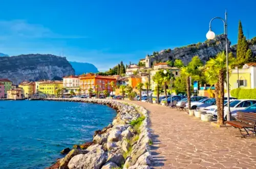 Torbole am Ufer des Lago di Garda, Gardasee, Italien.