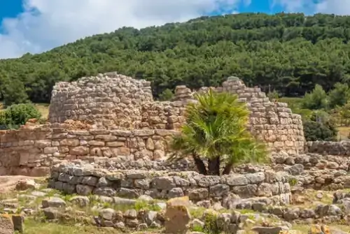 Nuraghe Palmavera, Alghero, Sardinien, Italien. Eine archäologische Stätte erbaut während der Bronze- und Eisenzeit.
