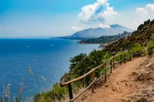 Das Naturreservat Zingaro (Riserva Naturale dello Zingaro) ist ein regionales Schutzgebiet in der Provinz Trapani, Nordwest-Sizilien.