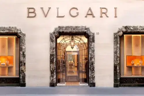 Außenansicht des Bvlgari-Flagshipstores in der Via Condotti in Rom.