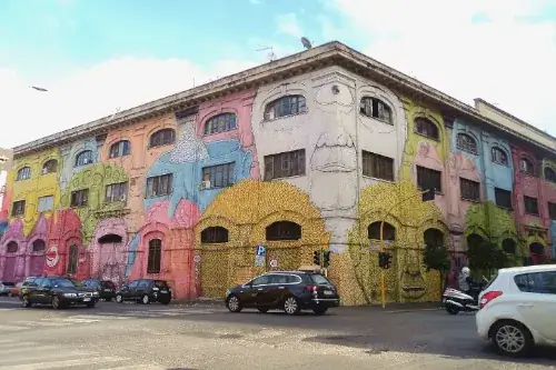 Graffiti im Ostiense-Viertel, Rom.